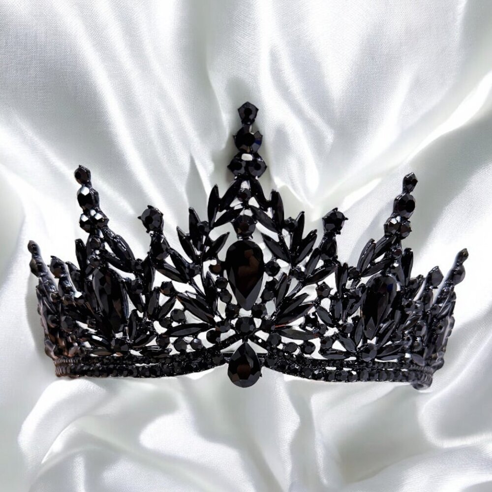 Black Crystal Tiara, Gothic Wedding Headpiece, Gothic Jewelry, Halloween Costume